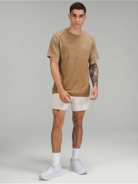 Lululemon Pace Breaker Linerless Short 5"
Natural Ivory size medium